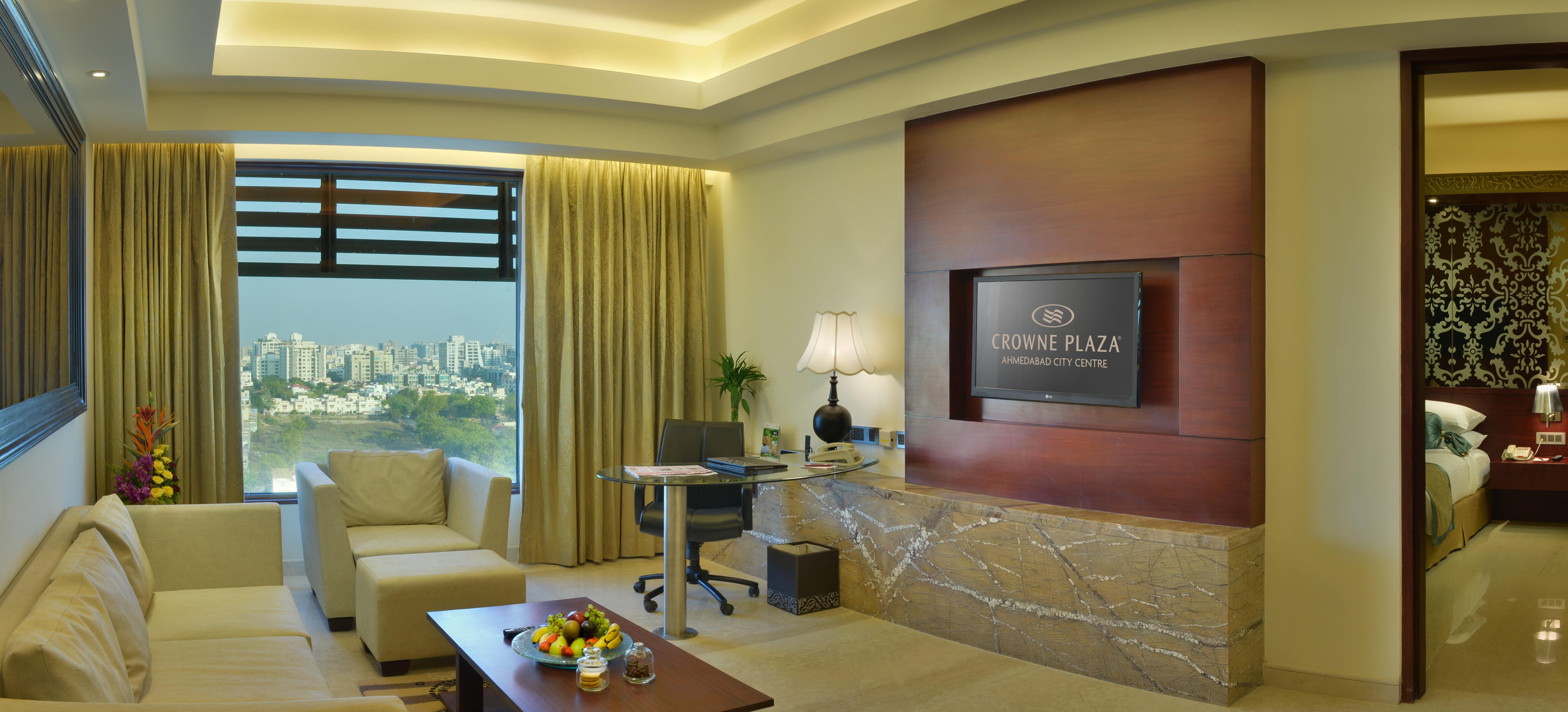 Crowne Plaza Ahmedabad City Centre By Ihg Exterior foto