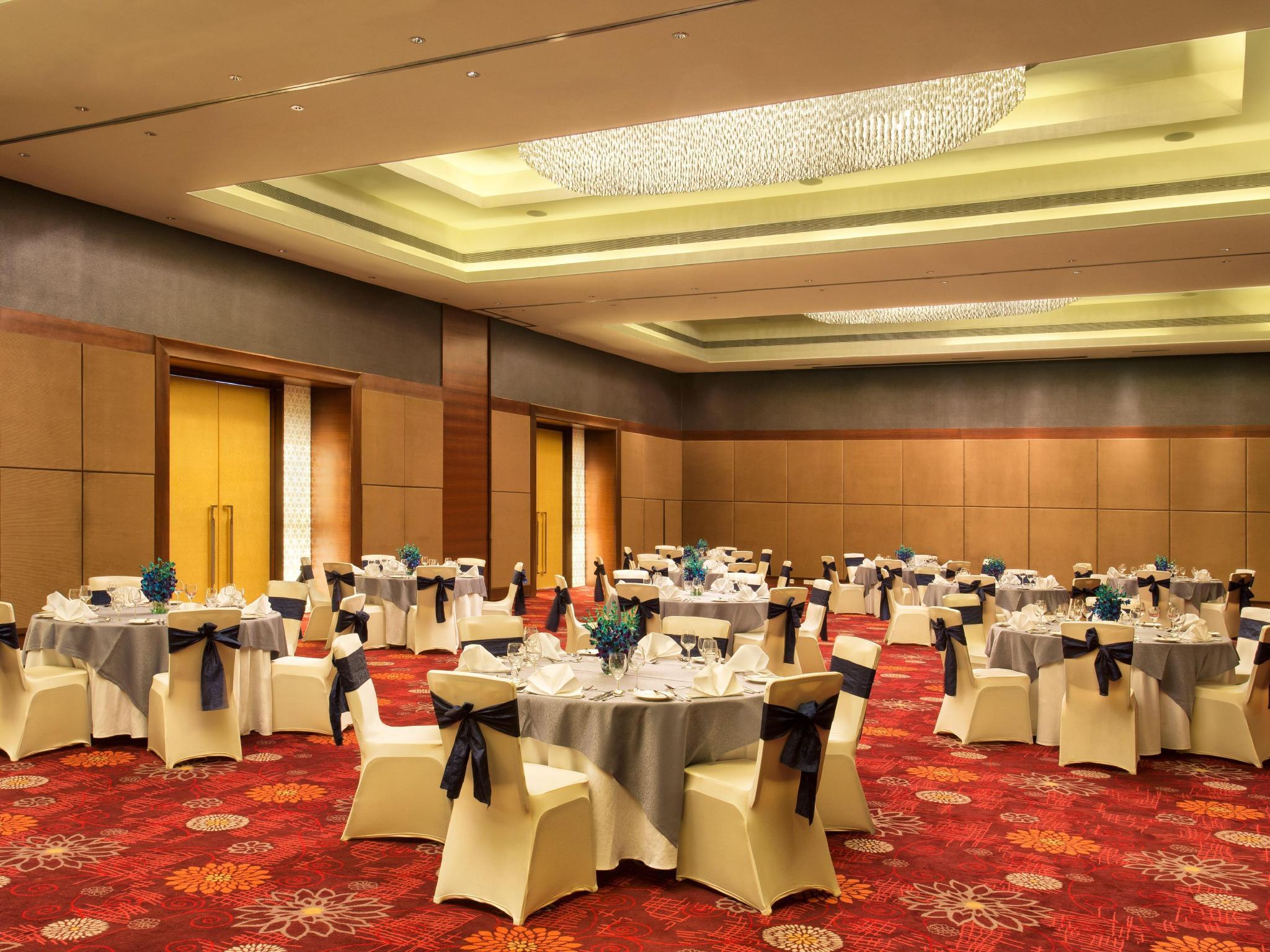 Crowne Plaza Ahmedabad City Centre By Ihg Exterior foto