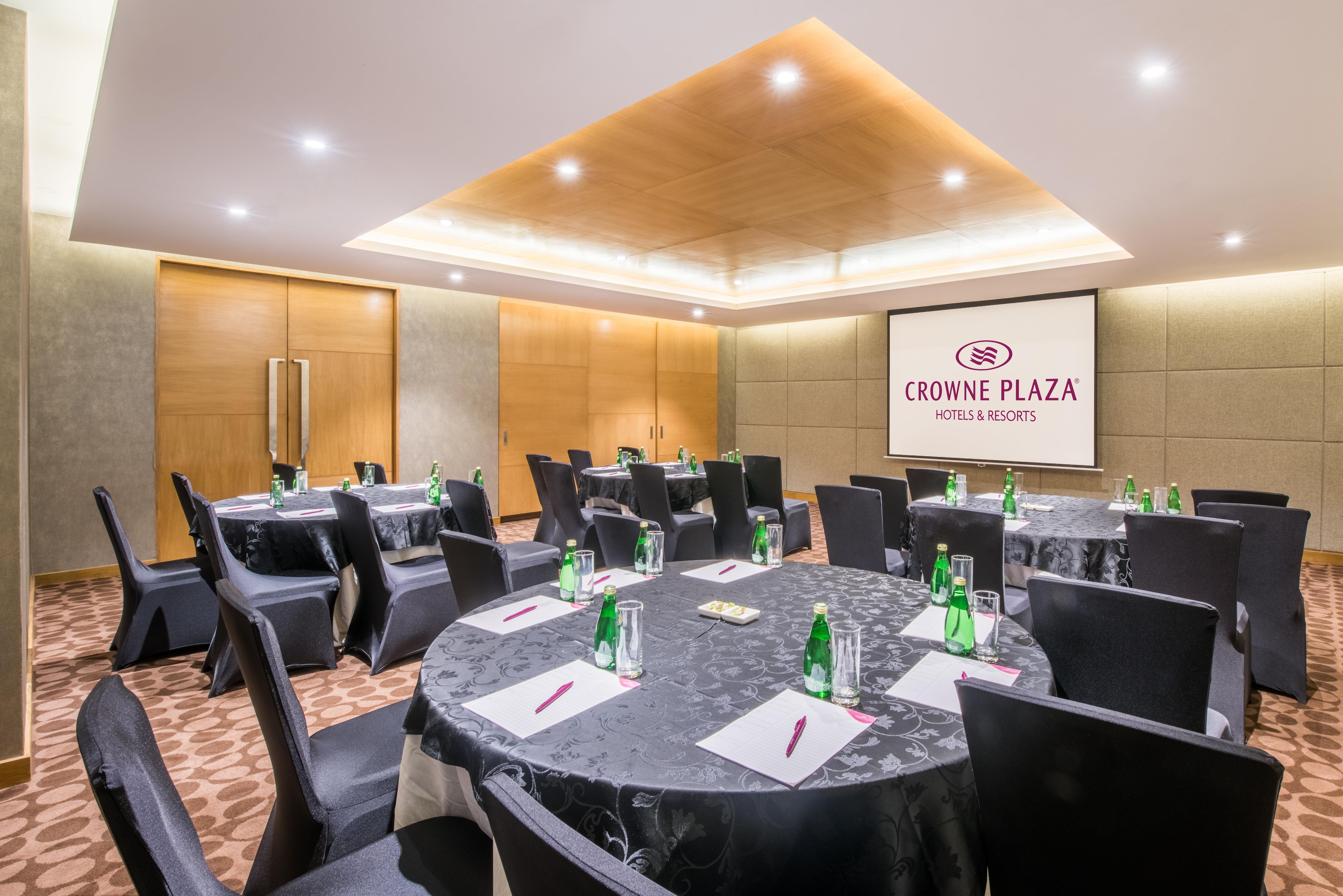 Crowne Plaza Ahmedabad City Centre By Ihg Exterior foto